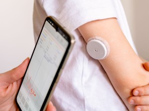 Diabetic monitoring insulin with sensor and phone